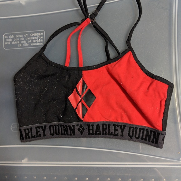 Hot Topic Other - harley quinn sports bra